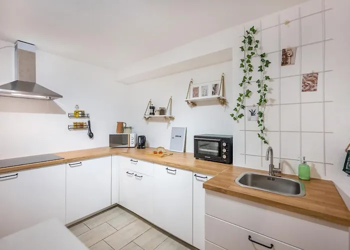 140qm 3br - Central, Cozy And Stylish *